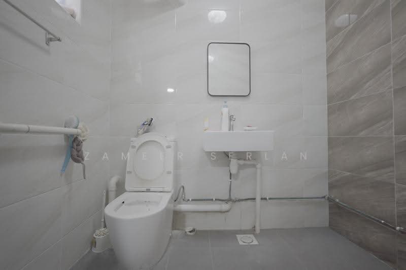 111 Teck Whye Lane, 111 Teck Whye Lane, Dairy Farm / Bukit Panjang / Choa Chu Kang, 3 Bedrooms, 1,108 sqft, HDB Flat For Sale, by Zameer Serlan, 500256142 - Master Toilet - PropertyGuru.com.sg