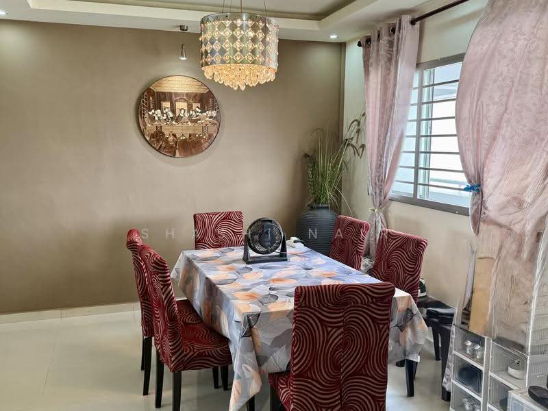 142 Bukit Batok Street 11, 142 Bukit Batok Street 11, Dairy Farm / Bukit Panjang / Choa Chu Kang, 4 Bedrooms, 1,593 sqft, HDB Flat For Sale, by Shashi Nair, 500256144 - Dining Room - PropertyGuru.com.sg