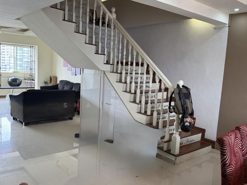 142 Bukit Batok Street 11, 142 Bukit Batok Street 11, Dairy Farm / Bukit Panjang / Choa Chu Kang, 4 Bedrooms, 1,593 sqft, HDB Flat For Sale, by Shashi Nair, 500256144 - Living Room - PropertyGuru.com.sg