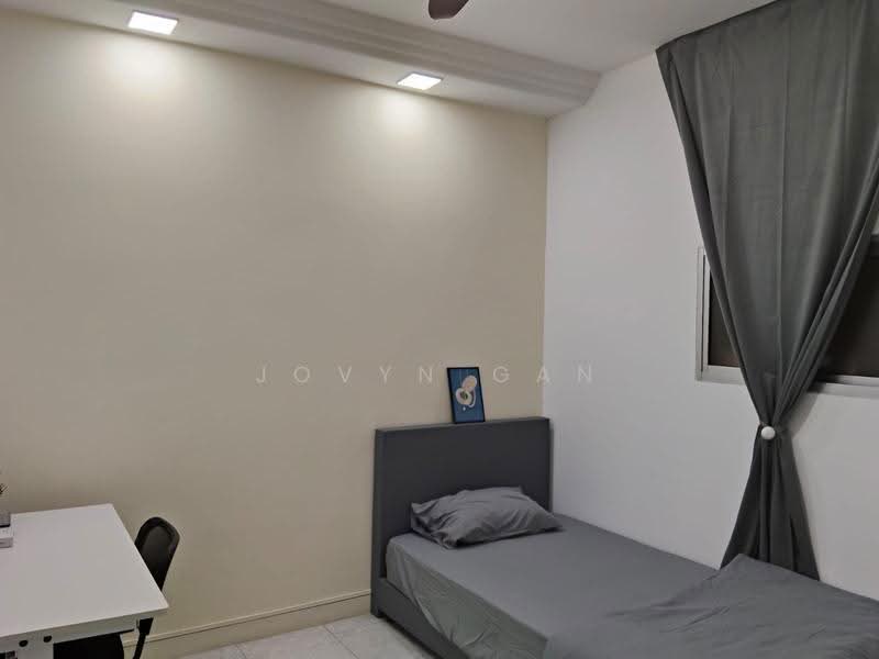 Emerald Park, 2 Indus Road, Alexandra / Commonwealth, Room Rental, 100 sqft, Condominium For Rent, by Jovyn Gan, 500256171 - Bedroom - PropertyGuru.com.sg