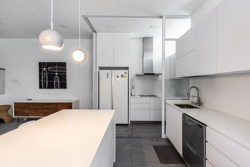 Modern Terrace with Indoor pool, Dido street, Opera Estate, Bedok, Fidelio street, East Coast / Marine Parade, 6 Bedrooms, 4,500 sqft, Terraced House For Rent, by Tim Seow, 500256178 - Kitchen - PropertyGuru.com.sg
