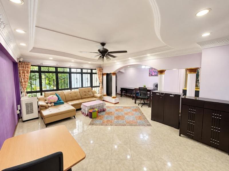 618 Jurong West Street 65, 618 Jurong West Street 65, Boon Lay / Jurong / Tuas, 3 Bedrooms, 1,184 sqft, HDB Flat For Sale, by Nathanael Lok 陸義恩, 500256179 - Living Room - PropertyGuru.com.sg