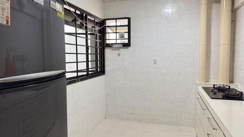659A Jurong West Street 65, 659A Jurong West Street 65, Boon Lay / Jurong / Tuas, 3 Bedrooms, 1,184 sqft, HDB Flat For Rent, by Julynn Ong, 500256181 - Kitchen - PropertyGuru.com.sg