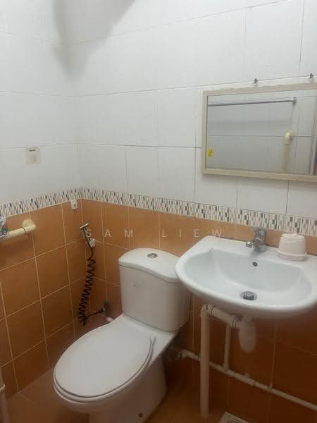 259 Bukit Batok East Avenue 4, 259 Bukit Batok East Avenue 4, Dairy Farm / Bukit Panjang / Choa Chu Kang, Room Rental, 180 sqft, HDB Flat For Rent, by Sam Liew, 500256187 - Bathroom - PropertyGuru.com.sg
