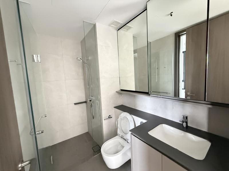 Norwood Grand, 2 Champions Way, Admiralty / Woodlands, 2 Bedrooms, 624 sqft, Condominium For Rent, by Sim Kok Hin, 500256192 - Bathroom - PropertyGuru.com.sg