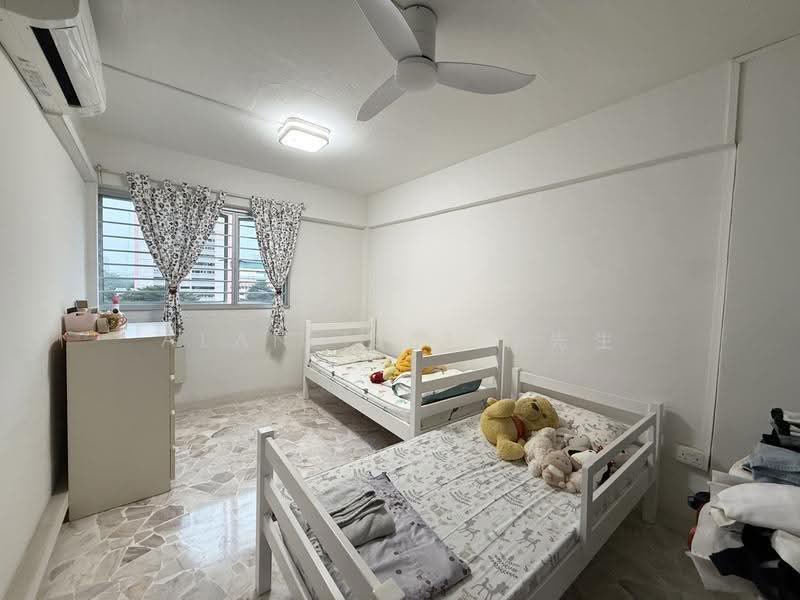 52 Kent Road, 52 Kent Road, Farrer Park / Serangoon Rd, 3 Bedrooms, 980 sqft, HDB Flat For Sale, by Alan Tsui 徐先生, 500256194 - Bedroom - PropertyGuru.com.sg