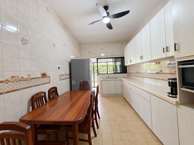 Palm Grove Avenue, Hougang / Punggol / Sengkang, 4 Bedrooms, 2,500 sqft, Terraced House For Rent, by Daniel Low, 500256200 - Kitchen - PropertyGuru.com.sg