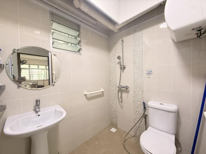 527A Costa Ris, 527A Pasir Ris Street 51, Pasir Ris / Tampines, 3 Bedrooms, 1,001 sqft, HDB Flat For Sale, by Faizal Rahim, 500256202 - Bathroom - PropertyGuru.com.sg