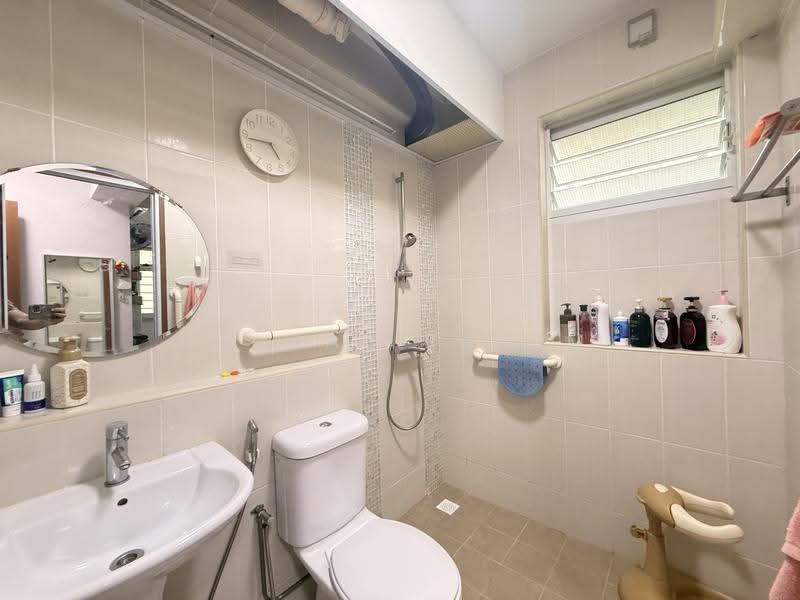 527A Costa Ris, 527A Pasir Ris Street 51, Pasir Ris / Tampines, 3 Bedrooms, 1,001 sqft, HDB Flat For Sale, by Faizal Rahim, 500256202 - Bathroom - PropertyGuru.com.sg