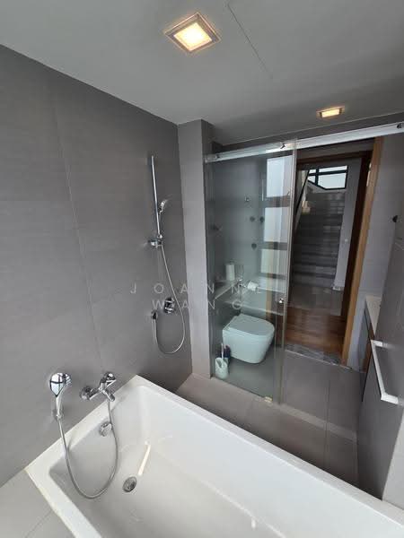 The Beverly, 45 Toh Tuck Road, Clementi Park / Upper Bukit Timah, 4 Bedrooms, 3,757 sqft, Condominium For Sale, by Joanne Wang, 500256215 - Bathroom - PropertyGuru.com.sg