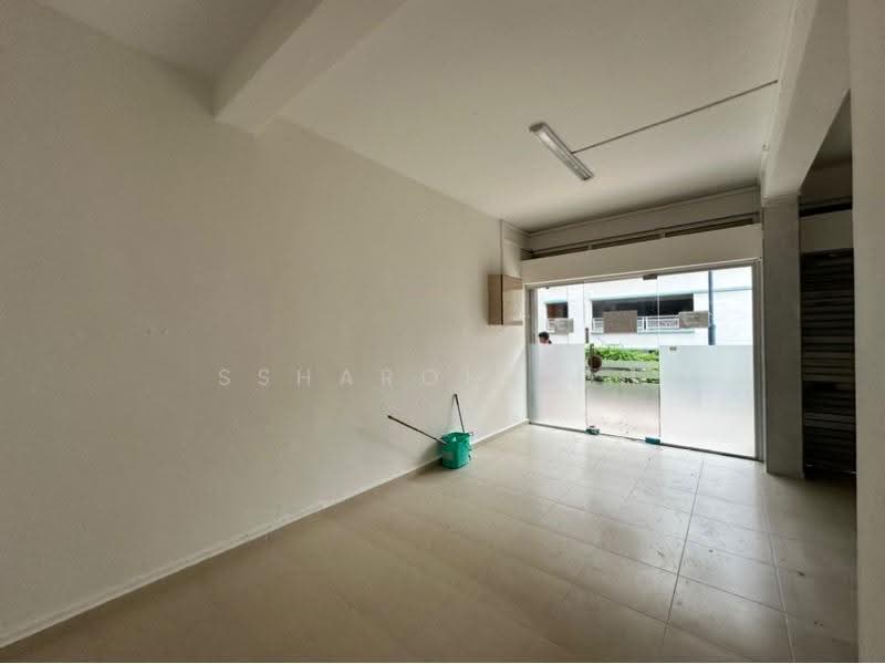 107 Jalan Bukit Merah, 107 107, Alexandra / Commonwealth, 1,250 sqft, Shop / Shophouse For Sale, by Ssharon Loh, 500256221 - CommercialGuru.com.sg