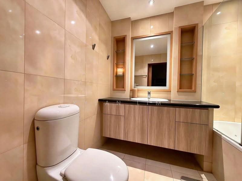 Horizon Towers, 15 Leonie Hill Road, Orchard / River Valley, 4 Bedrooms, 2,590 sqft, Condominium For Sale, by Kyean Lim, 500256230 - Bathroom - PropertyGuru.com.sg