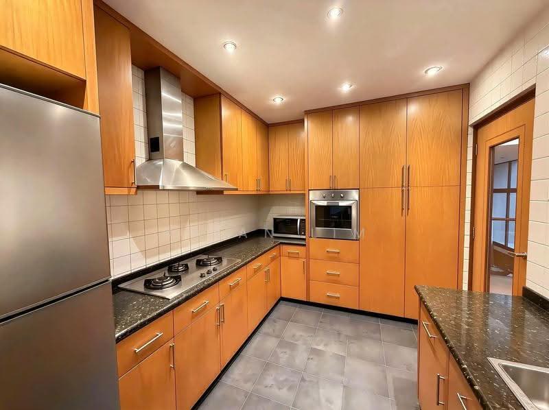 Horizon Towers, 15 Leonie Hill Road, Orchard / River Valley, 4 Bedrooms, 2,590 sqft, Condominium For Sale, by Kyean Lim, 500256230 - Kitchen - PropertyGuru.com.sg