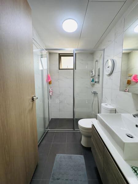 Treasure Crest, 60 Anchorvale Crescent, Hougang / Punggol / Sengkang, 3 Bedrooms, 1,152 sqft, Condominium For Rent, by Connie Lee, 500256241 - Bathroom - PropertyGuru.com.sg