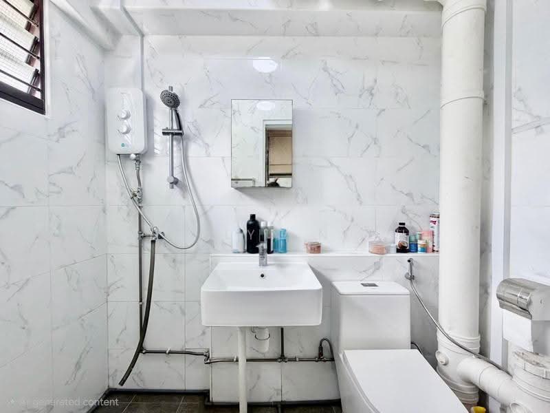 744 Jurong West Street 73, 744 Jurong West Street 73, Boon Lay / Jurong / Tuas, 4 Bedrooms, 1,367 sqft, HDB Flat For Sale, by Sherlyn Neoh, 500256243 - Bathroom - PropertyGuru.com.sg