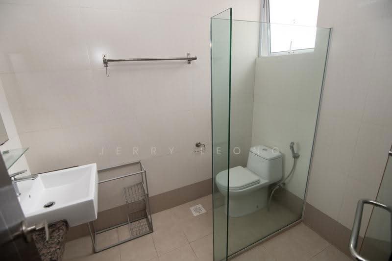Gerald Mugliston Estate, 2 Jalan Kechubong, Seletar / Yio Chu Kang, 6 Bedrooms, 6,200 sqft, Bungalow House For Sale, by Jerry Leong, 500256249 - Bathroom - PropertyGuru.com.sg