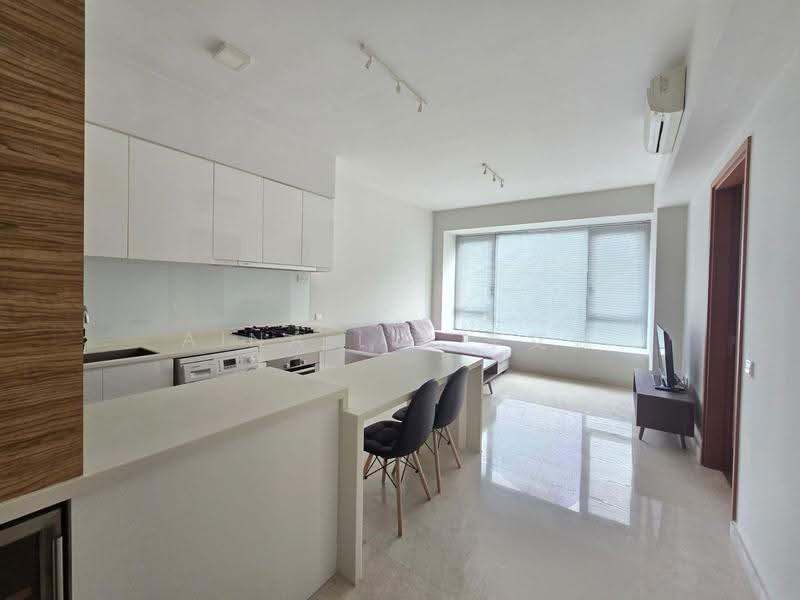 Spacious 1-Bedroom with Attractive Rental Yield | Minutes to Tanjong Pagar MRT, Chinatown / Tanjong Pagar, 1 Bedroom, 603 sqft, Condominium For Sale, by Aina Lie 李艾娜, 500256250 - Living Room - PropertyGuru.com.sg