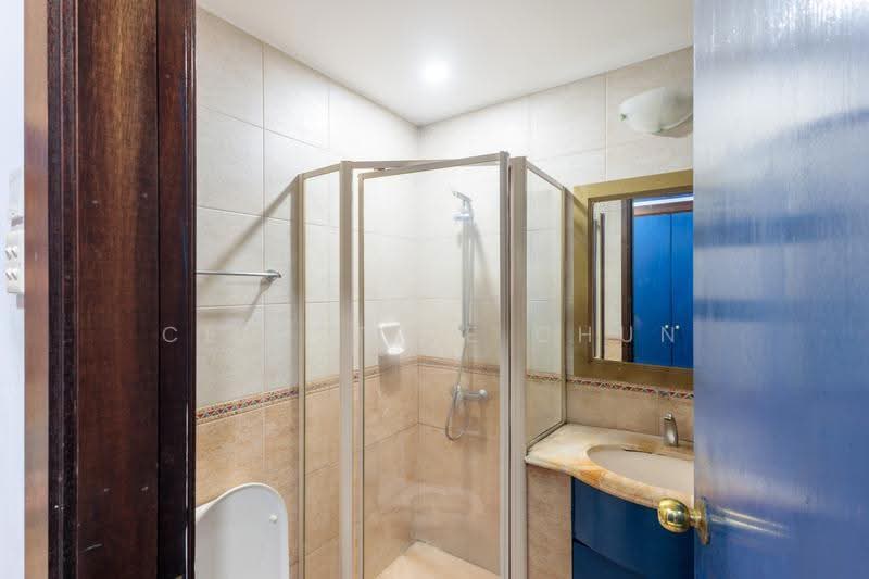 Regent Heights, 52 Bukit Batok East Avenue 5, Dairy Farm / Bukit Panjang / Choa Chu Kang, 2 Bedrooms, 1,023 sqft, Condominium For Sale, by Celestine Chun, 500256261 - Bathroom - PropertyGuru.com.sg