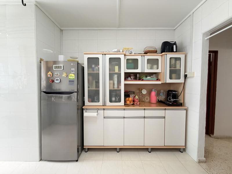 155 Woodlands Street 13, 155 Woodlands Street 13, Admiralty / Woodlands, 2 Bedrooms, 785 sqft, HDB Flat For Sale, by Kennedy Yong, 500256280 - Kitchen - PropertyGuru.com.sg