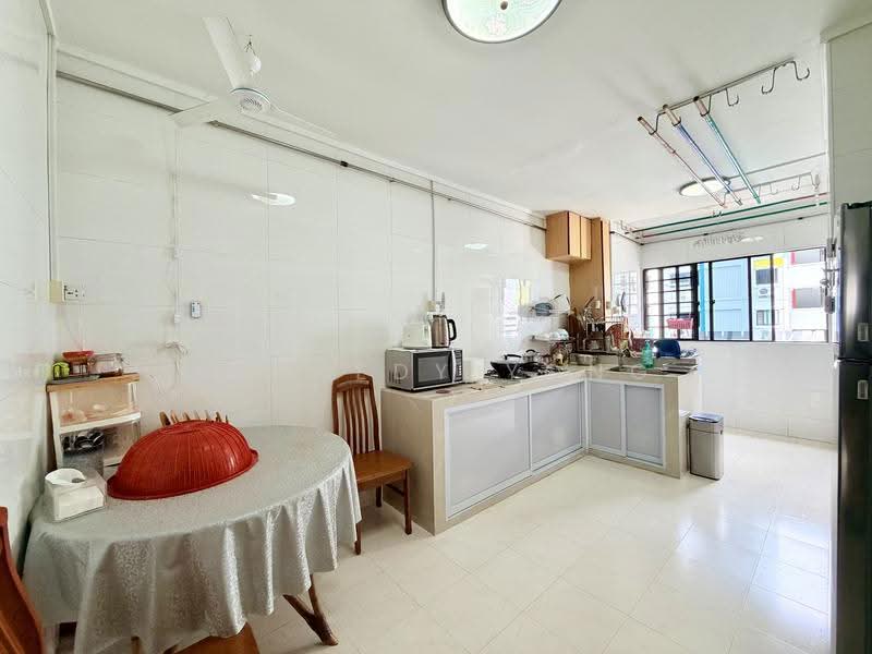 155 Woodlands Street 13, 155 Woodlands Street 13, Admiralty / Woodlands, 2 Bedrooms, 785 sqft, HDB Flat For Sale, by Kennedy Yong, 500256280 - Kitchen - PropertyGuru.com.sg