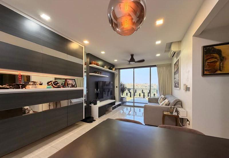 FLO Residence, Punggol Field Walk, Hougang / Punggol / Sengkang, 4 Bedrooms, 1,346 sqft, Condominium For Sale, by SM Lee, 500256283 - Living Room - PropertyGuru.com.sg