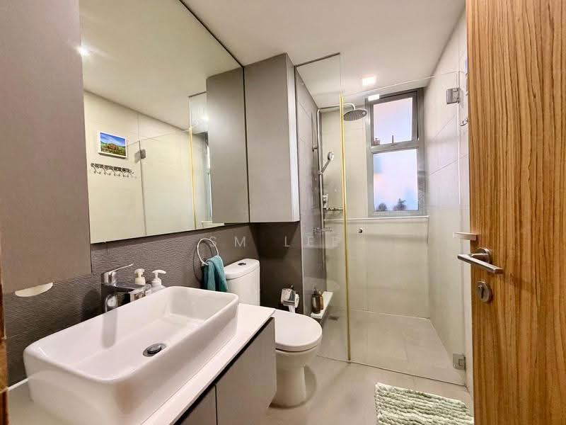 FLO Residence, Punggol Field Walk, Hougang / Punggol / Sengkang, 4 Bedrooms, 1,346 sqft, Condominium For Sale, by SM Lee, 500256283 - Bathroom - PropertyGuru.com.sg