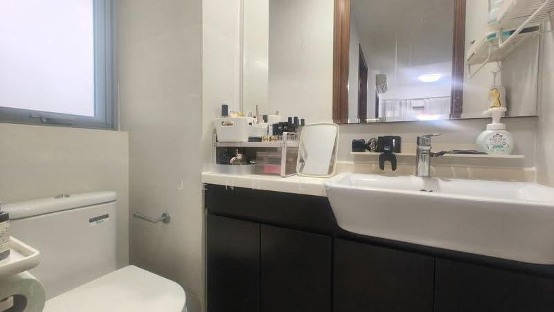 M66, 64 Moonstone Lane, Balestier / Toa Payoh, 2 Bedrooms, 667 sqft, Condominium For Sale, by Jenn Loh, 500256292 - Bathroom - PropertyGuru.com.sg