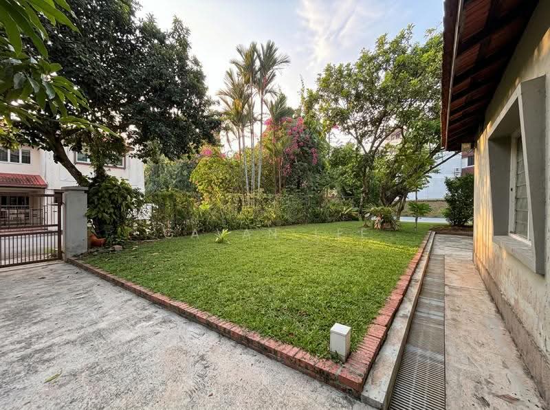 EMINENCE FH Original Corner Terrace near Upper Thomson MRT, Gardenia Rd / Daffodil Dr / Marigold Dr / Upper Thomson, Ang Mo Kio / Bishan / Thomson, 4 Bedrooms, 2,500 sqft, Corner Terrace For Sale, by Gavan Lee, 500256293 - Exterior - PropertyGuru.com.sg