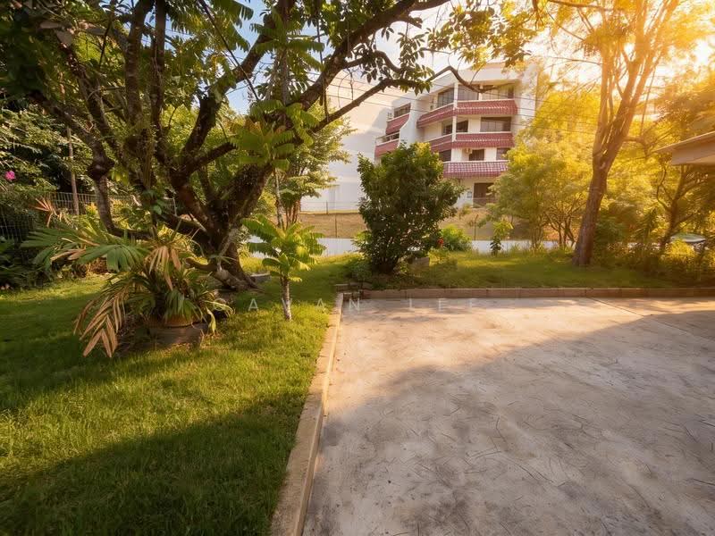 EMINENCE FH Original Corner Terrace near Upper Thomson MRT, Gardenia Rd / Daffodil Dr / Marigold Dr / Upper Thomson, Ang Mo Kio / Bishan / Thomson, 4 Bedrooms, 2,500 sqft, Corner Terrace For Sale, by Gavan Lee, 500256293 - Exterior - PropertyGuru.com.sg