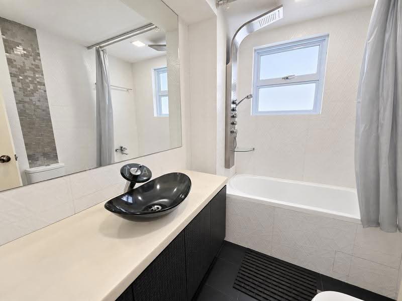 Cedarwood Grove, Cedarwood Grove, Admiralty / Woodlands, 5 Bedrooms, 1,968 sqft, Terraced House For Sale, by Natalie Indra, 500256304 - Bathroom - PropertyGuru.com.sg