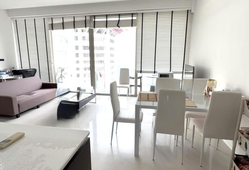 Scotts Square, 8 Scotts Road, Orchard / River Valley, 3 Bedrooms, 1,227 sqft, Condominium For Rent, by Chua Li Li, 500256306 - Living Room - PropertyGuru.com.sg