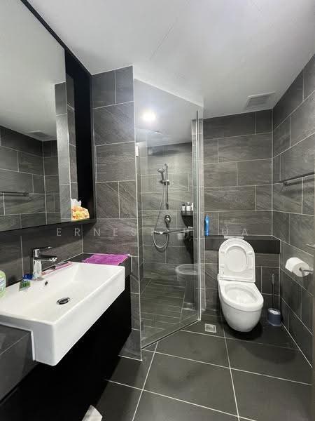 Affinity At Serangoon, Hougang / Punggol / Sengkang, 1 Bedroom, 474 sqft, Condominium For Sale, by Ernest Phua, 500256307 - Bathroom - PropertyGuru.com.sg
