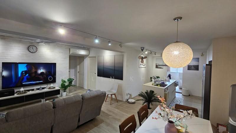 86 Lorong 2 Toa Payoh, 86 Lorong 2 Toa Payoh, Balestier / Toa Payoh, Room Rental, 141 sqft, HDB Flat For Rent, by Ong Lin Khong, 500256311 - Living Room - PropertyGuru.com.sg
