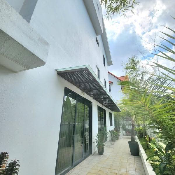 Telok Kurau Road, East Coast / Marine Parade, 5 Bedrooms, 3,541 sqft, Corner Terrace For Sale, by Michelle Loh 羅嬡玲, 500256312 - Exterior - PropertyGuru.com.sg