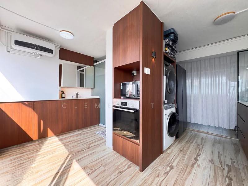 2 Queen's Road, 2 Queen's Road, Tanglin / Holland / Bukit Timah, 3 Bedrooms, 958 sqft, HDB Flat For Sale, by Clement Tan, 500256314 - Kitchen - PropertyGuru.com.sg