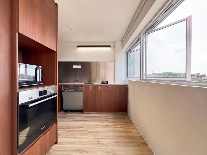 2 Queen's Road, 2 Queen's Road, Tanglin / Holland / Bukit Timah, 3 Bedrooms, 958 sqft, HDB Flat For Sale, by Clement Tan, 500256314 - Kitchen - PropertyGuru.com.sg