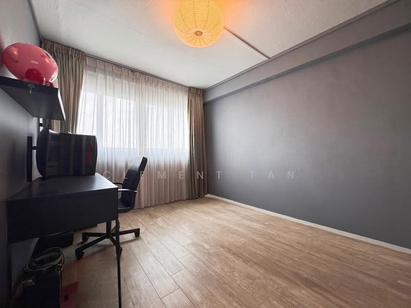 2 Queen's Road, 2 Queen's Road, Tanglin / Holland / Bukit Timah, 3 Bedrooms, 958 sqft, HDB Flat For Sale, by Clement Tan, 500256314 - Common Bedroom 2 - PropertyGuru.com.sg