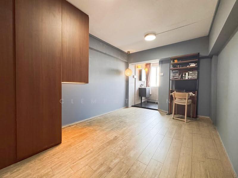 2 Queen's Road, 2 Queen's Road, Tanglin / Holland / Bukit Timah, 3 Bedrooms, 958 sqft, HDB Flat For Sale, by Clement Tan, 500256314 - Master Bedroom - PropertyGuru.com.sg