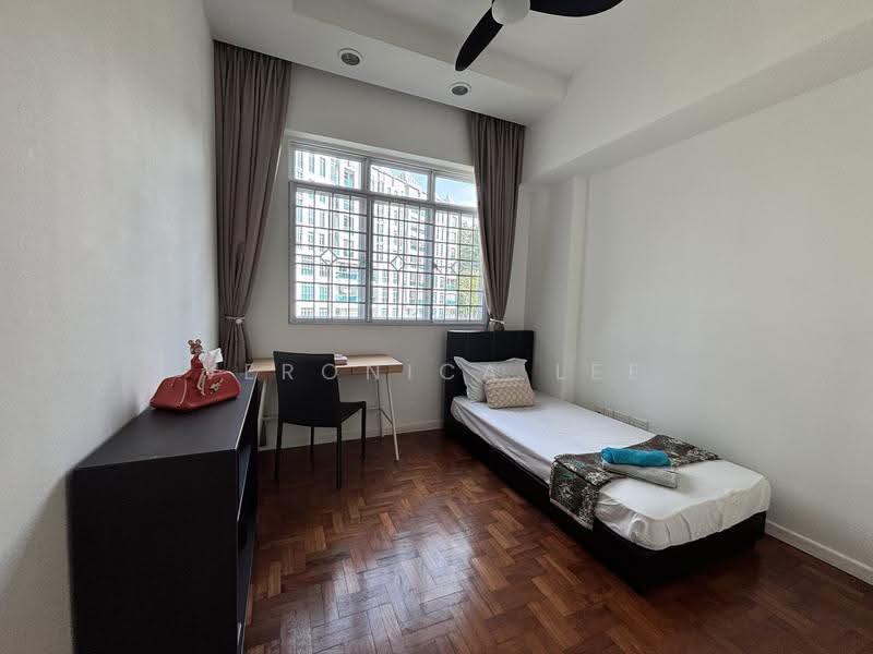 Symphony Heights, 33 Hume Avenue, Clementi Park / Upper Bukit Timah, 3 Bedrooms, 1,216 sqft, Condominium For Sale, by Veronica Lee, 500256317 - Bedroom - PropertyGuru.com.sg
