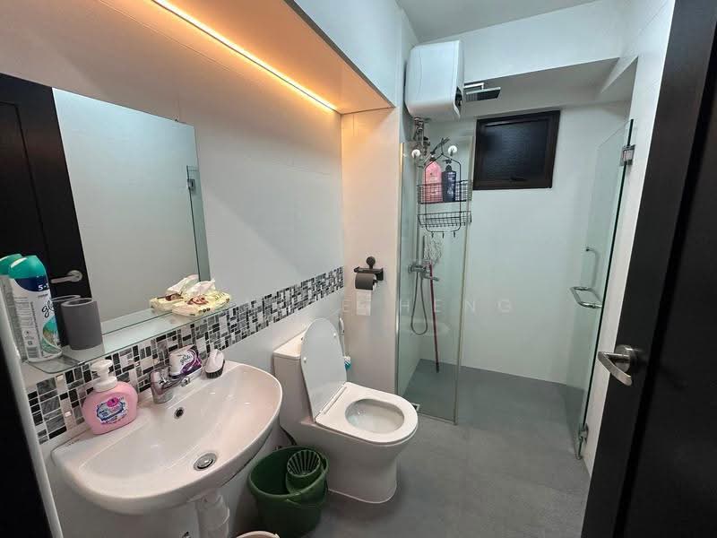 404B Fernvale Lane, 404B Fernvale Lane, Seletar / Yio Chu Kang, Room Rental, 120 sqft, HDB Flat For Rent, by Janice Heng, 500256324 - Bathroom - PropertyGuru.com.sg