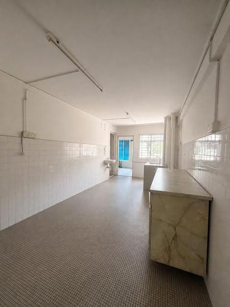 456 Ang Mo Kio Avenue 10, 456 Ang Mo Kio Avenue 10, Ang Mo Kio / Bishan / Thomson, 2 Bedrooms, 796 sqft, HDB Flat For Sale, by Serlene Xu, 500256327 - Kitchen- AI generated to showcase space - PropertyGuru.com.sg
