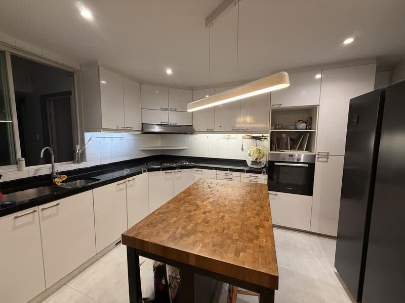 Grange Heights, 19 Saint Thomas Walk, Orchard / River Valley, 5 Bedrooms, 3,025 sqft, Condominium For Sale, by Priscilla Wong, 500256336 - Kitchen - PropertyGuru.com.sg