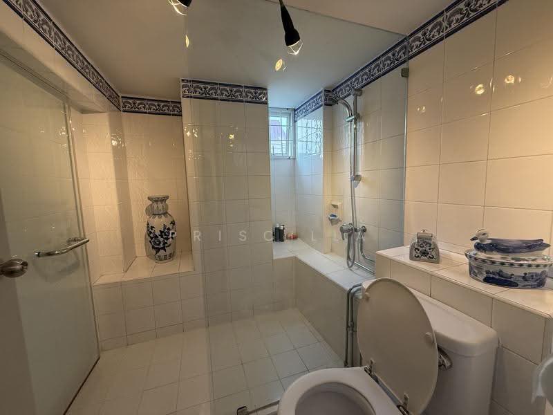 Grange Heights, 19 Saint Thomas Walk, Orchard / River Valley, 5 Bedrooms, 3,025 sqft, Condominium For Sale, by Priscilla Wong, 500256336 - Bathroom - PropertyGuru.com.sg