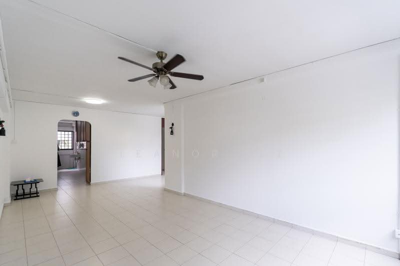 393 Yishun Avenue 6, 393 Yishun Avenue 6, Sembawang / Yishun, 3 Bedrooms, 1,130 sqft, HDB Flat For Sale, by Eleanor Lee, 500256343 - Living Room - PropertyGuru.com.sg