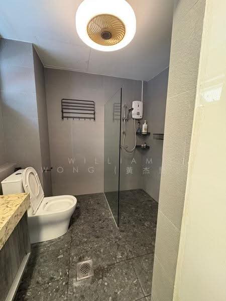 English Villas, Bedok Rise, Bedok / Upper East Coast, Room Rental, 300 sqft, Semi-Detached House For Rent, by William Wong (黃杰胜), 500256344 - Bathroom - PropertyGuru.com.sg