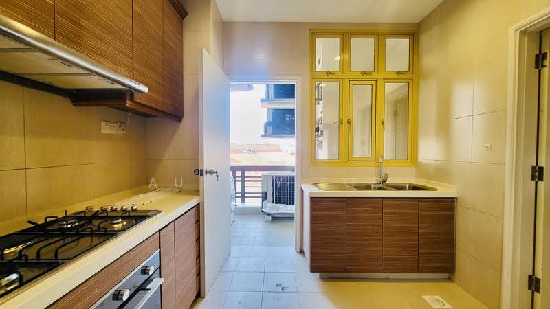 Orange Regency, 101 Fernhill Road, Tanglin / Holland / Bukit Timah, 3 Bedrooms, 2,422 sqft, Apartment For Rent, by Audrey Soo, 500256351 - Kitchen - PropertyGuru.com.sg