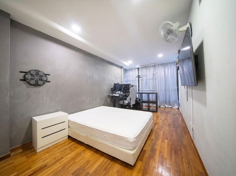 Freehold Semi-D at Sembawang Villas | Near Canberra MRT, Malls, Eateries, Sembawang, Yishun, Canberra, Sembawang / Yishun, 5 Bedrooms, 4,000 sqft, Semi-Detached House For Sale, by Jay Ng, 500256358 - Bedroom - PropertyGuru.com.sg