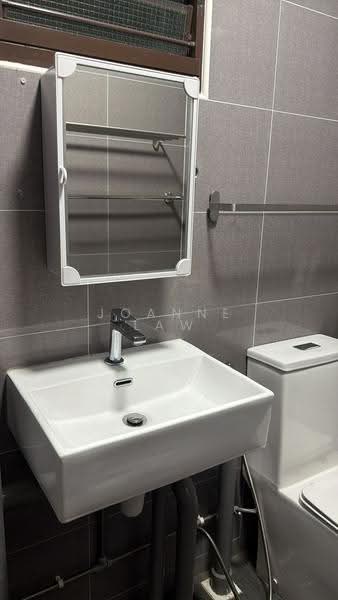 402 Yishun Ring Road, 402 Yishun Ring Road, Sembawang / Yishun, Room Rental, 120 sqft, HDB Flat For Rent, by Joanne Law, 500256360 - Bathroom - PropertyGuru.com.sg