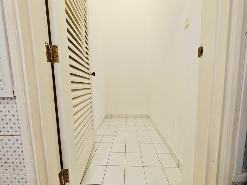 Orange Regency, 101 Fernhill Road, Tanglin / Holland / Bukit Timah, 4 Bedrooms, 1,776 sqft, Apartment For Rent, by Audrey Soo, 500256362 - Helper/ Store Room - PropertyGuru.com.sg