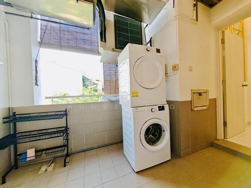 Orange Regency, 101 Fernhill Road, Tanglin / Holland / Bukit Timah, 4 Bedrooms, 1,776 sqft, Apartment For Rent, by Audrey Soo, 500256362 - Yard - PropertyGuru.com.sg